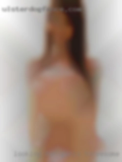 Looking for athletic, open minded girls threesome women.